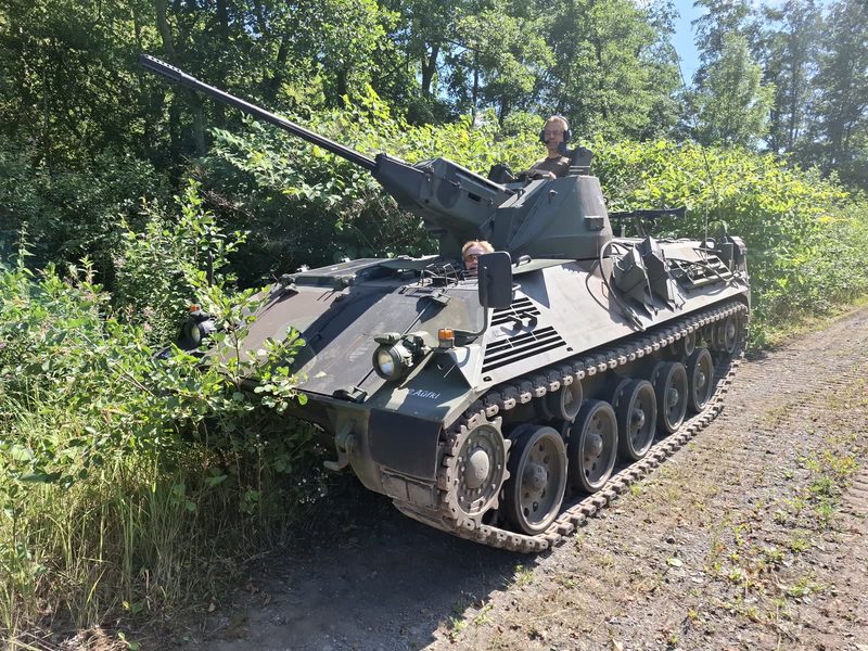 Kettenpanzer von der Seite