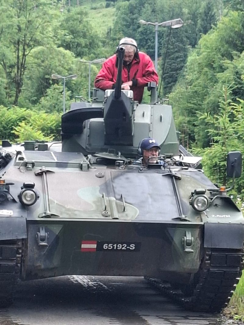 Gast im Turm, Blick von vorn auf das Fahrzeug